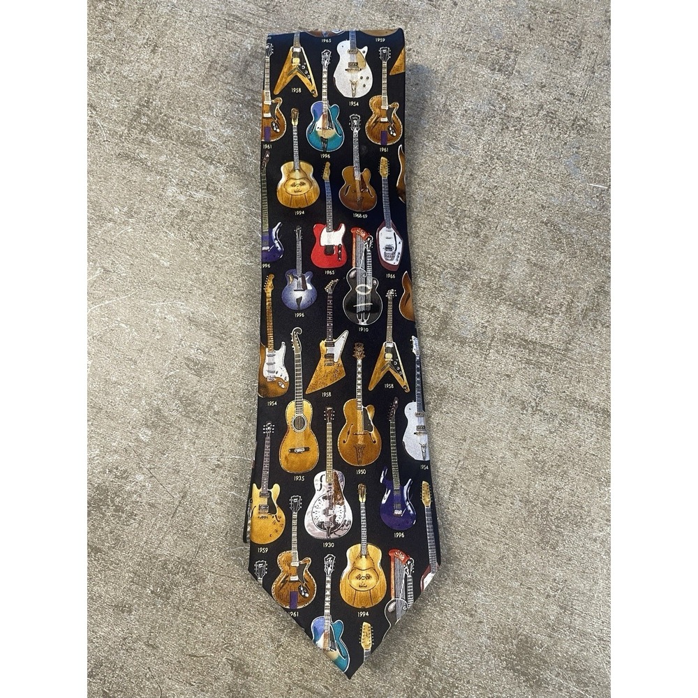 VINTAGE MUSEUM ARTIFACTS‎ CLASSIC GUITARS 1910-1996 ALL SILK MEN'S TIE